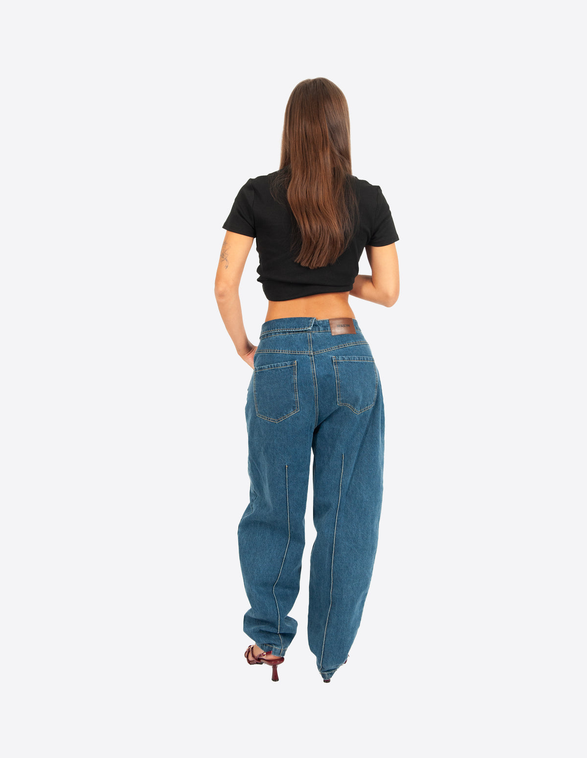 Ballon Jeans de WAENN visto de espalda