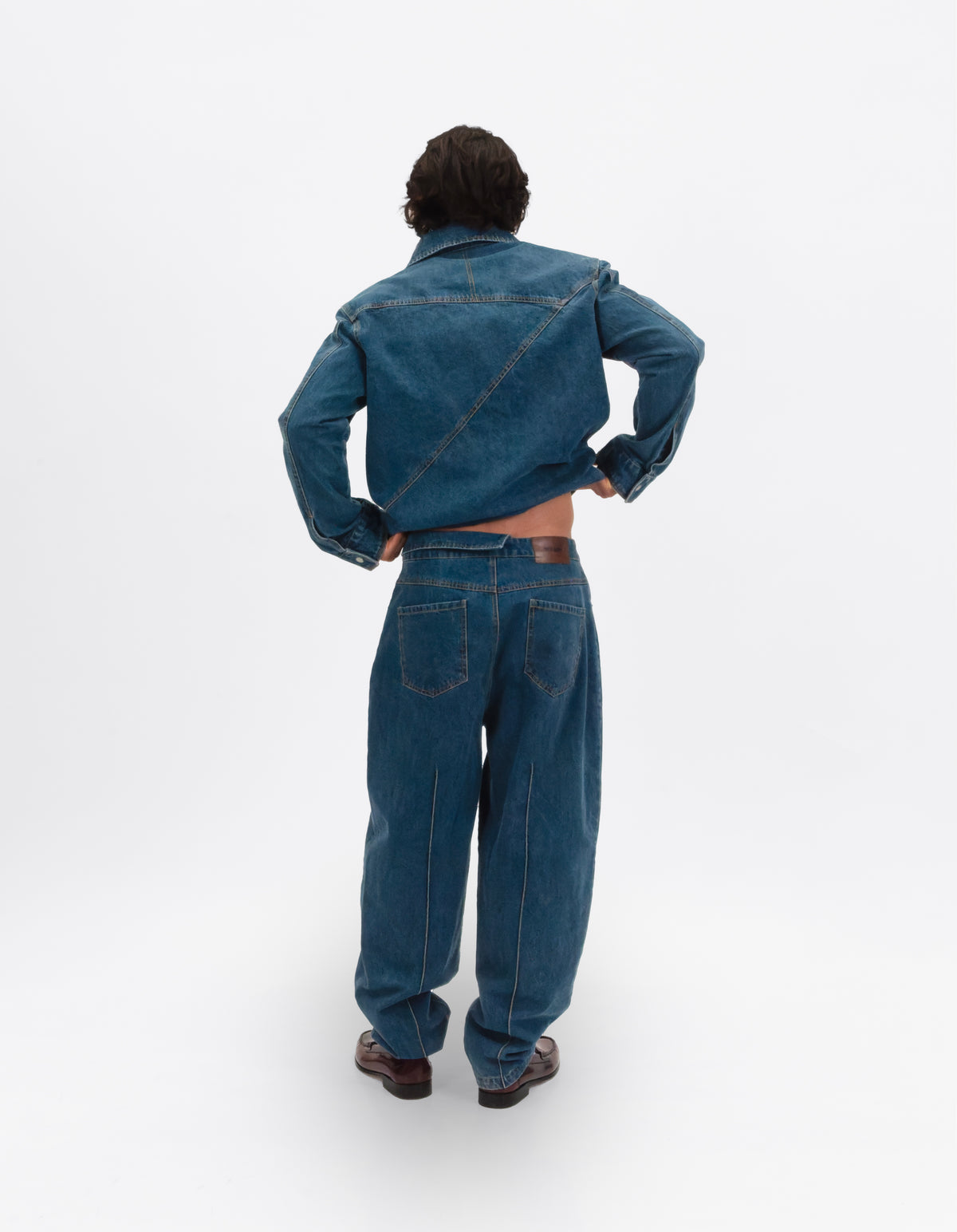 Ballon Jeans de WAENN visto de espalda