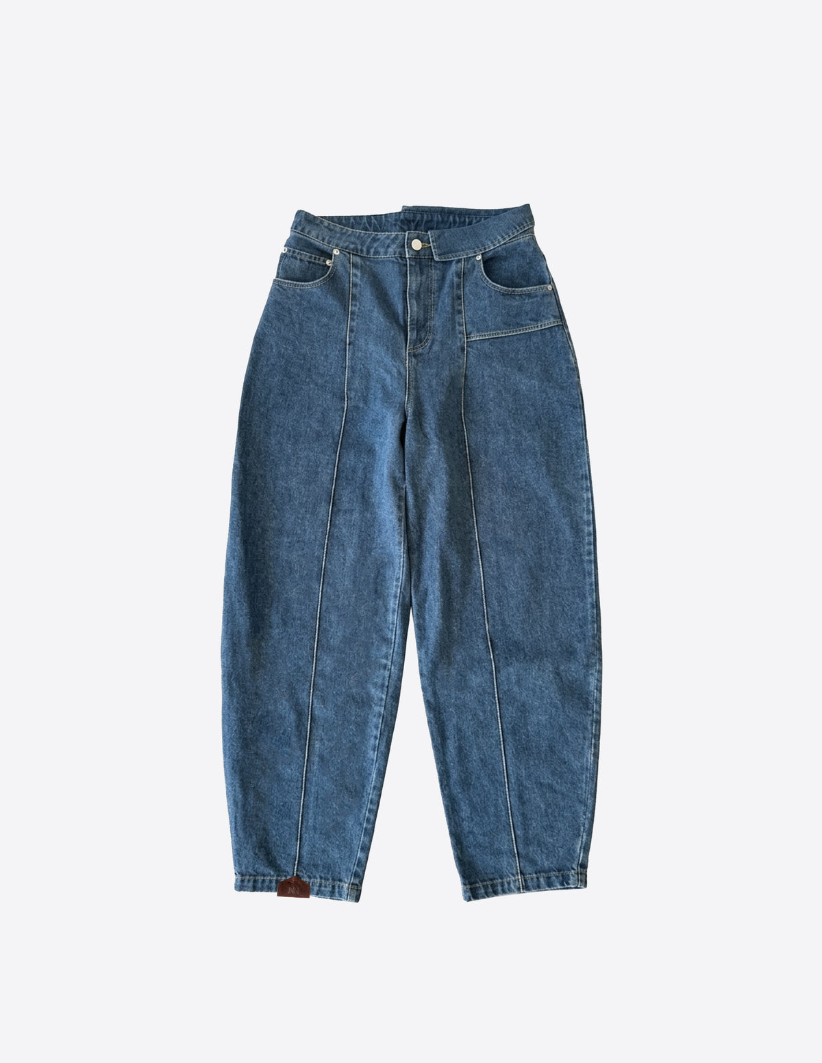 Pantalón Ballon Jeans de denim 100% algodón en azul, vista frontal