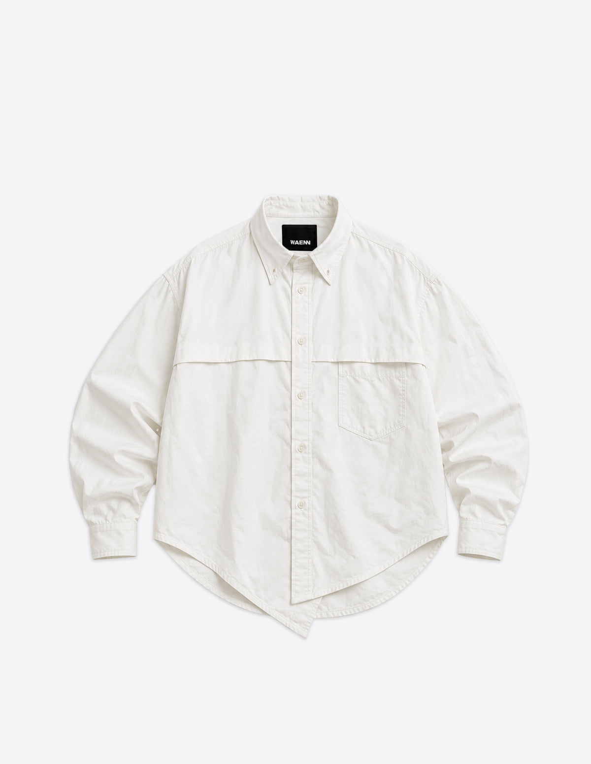 Camisa blanca oversize de algodón 100% en vista frontal.