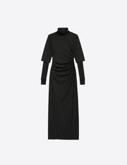Vestido largo negro de WAENN con cuello alto, fruncidos laterales y doble manga, vista frontal